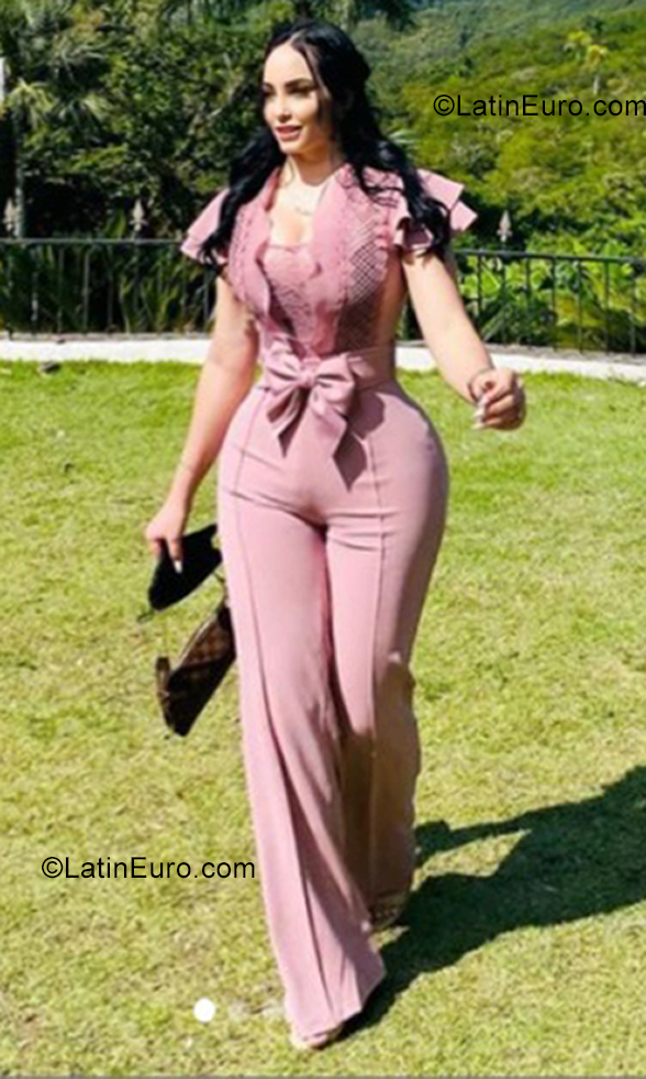 Date this charming Dominican Republic girl Carla from Santiago DO39566