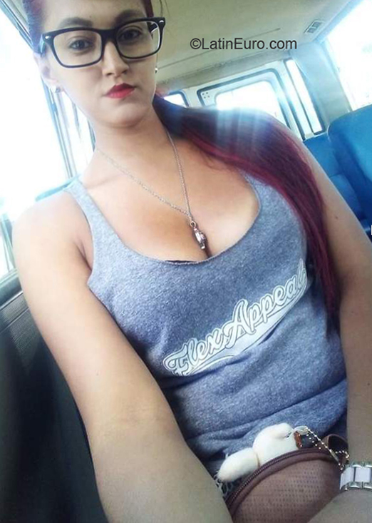Date this young Honduras girl Mariana from Tegucigalpa HN2910
