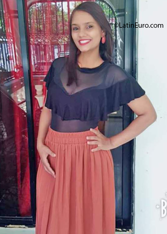 Date this delightful Dominican Republic girl Yufy from Cotui DO39626