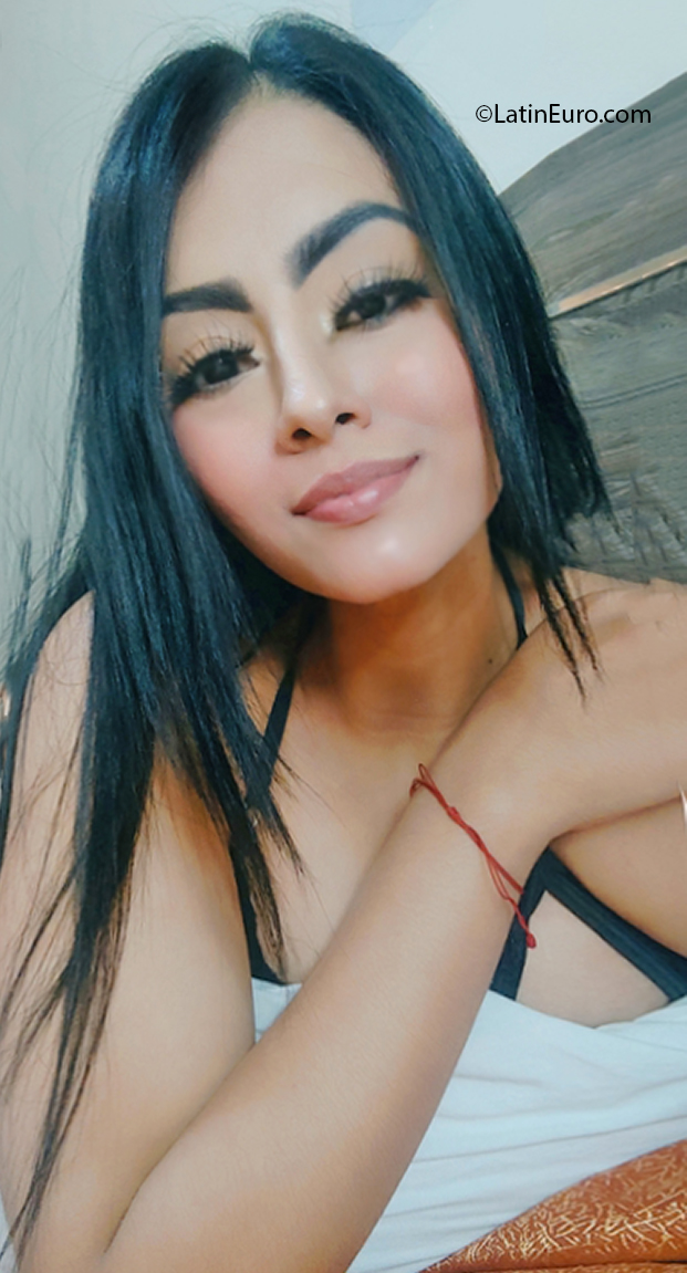 Date this charming Peru girl Fabiana from Arequipa PE1837