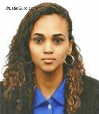 Date this happy Dominican Republic girl Danna from Santo Domingo DO39652