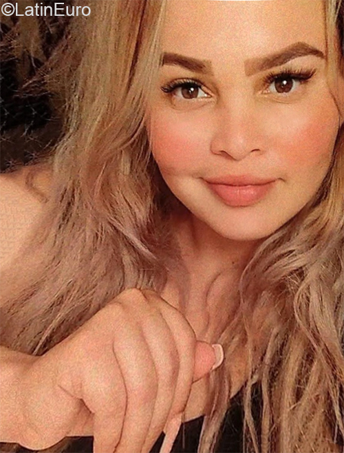Date this funny Colombia girl Edgliseth from Soledad VE4131