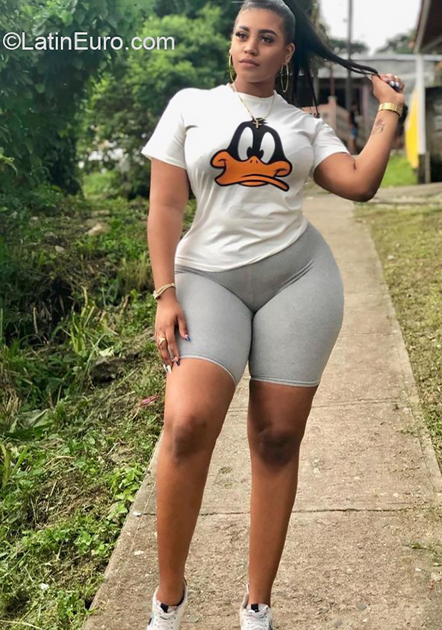 Date this charming Dominican Republic girl Milfa from La Romana DO39708