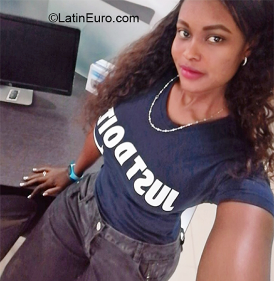 Date this fun Colombia girl Alana from Cali CO30052