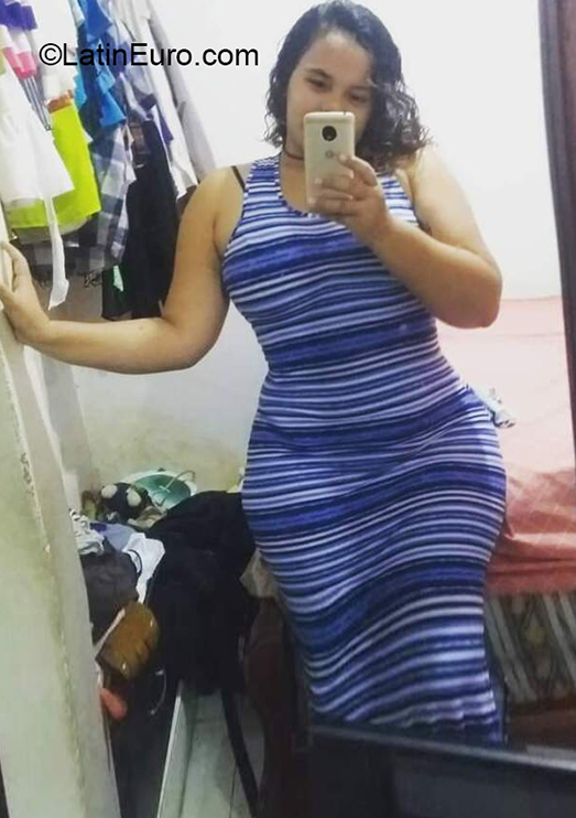 Date this hard body Colombia girl Janni from Santa Marta CO30054