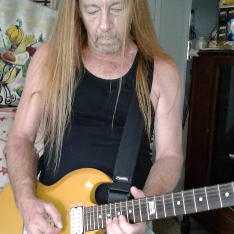 Date this happy United States man Frenchdoc from Fullerton US21258