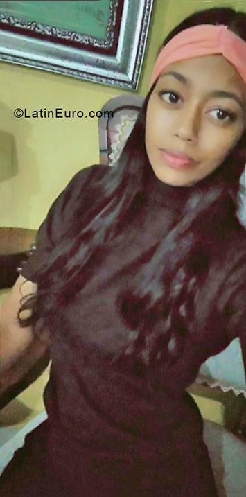 Date this georgeous Dominican Republic girl Alexa Ventura from Santiago DO39772