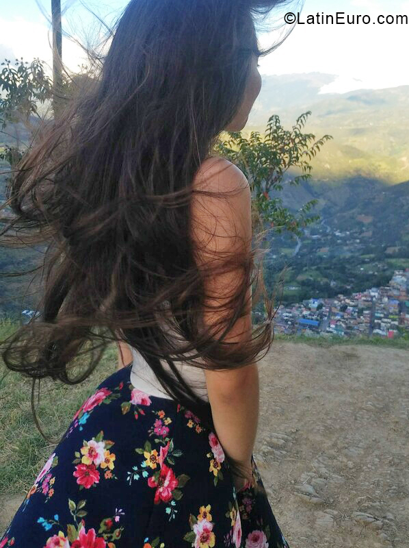 Date this athletic Colombia girl Melanie Maria from Cali CO30111