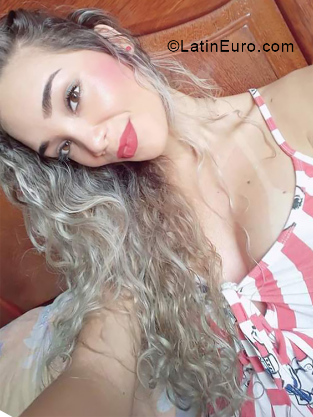 Date this charming Brazil girl Rapha from Rio De Janeiro BR11366