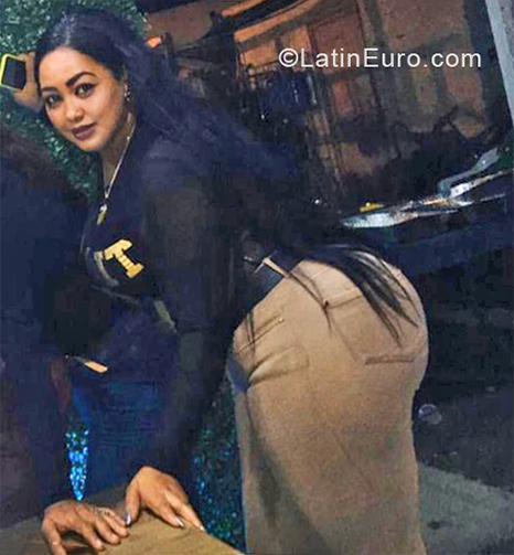 Date this foxy Dominican Republic girl Gimelody from Santo Domingo DO39817