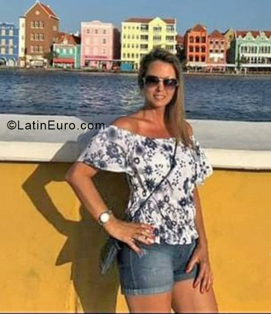 Date this happy Colombia girl Patricia from Cali CO30210