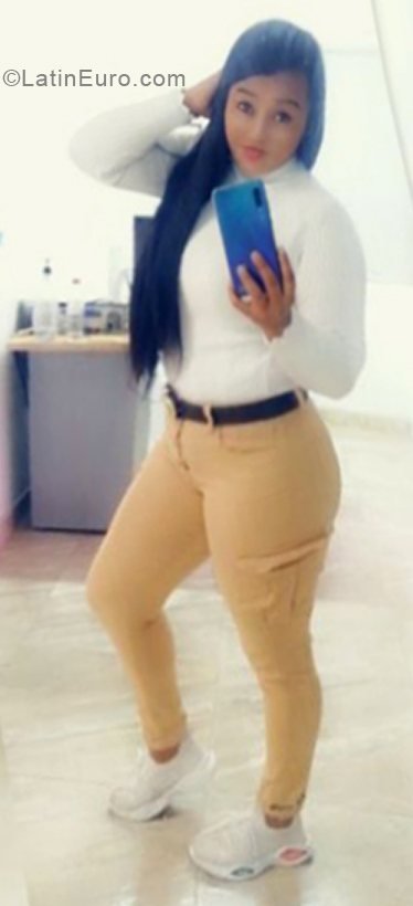 Date this georgeous Colombia girl Nairoby from Bogota CO31797