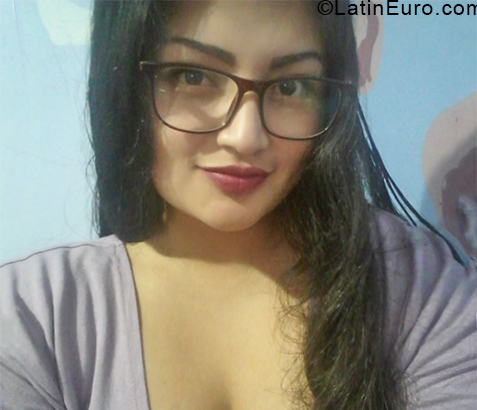 Date this hot Ecuador girl Liza from Quito EC804