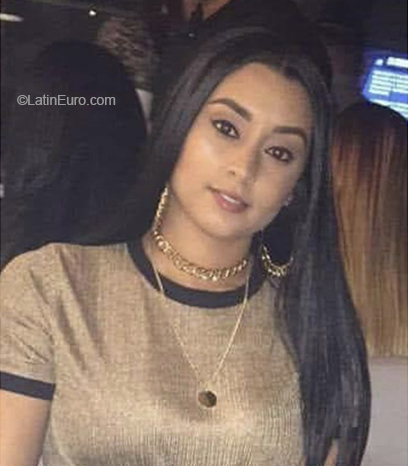 Date this nice looking Dominican Republic girl Karla from Santiago DO39834