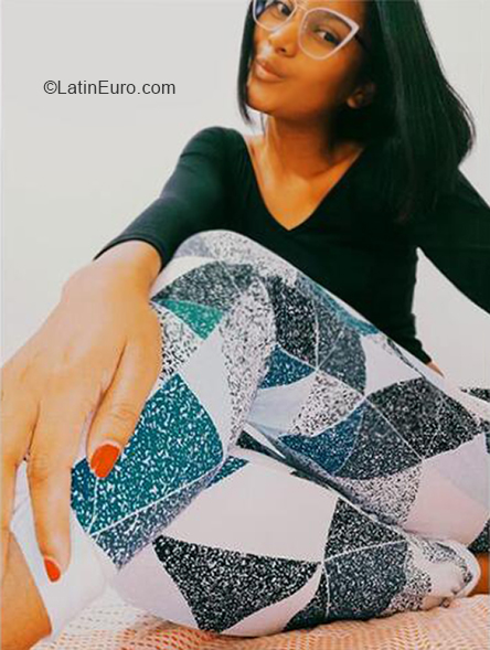 Date this stunning Colombia girl Yorlyany from Barranquilla CO30419