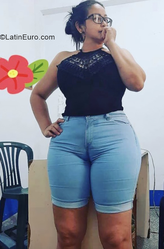 Date this stunning Colombia girl Marianny from Maracaibo CO30335