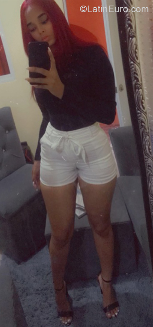 Date this exotic Dominican Republic girl Malia from Santo Domingo DO39891