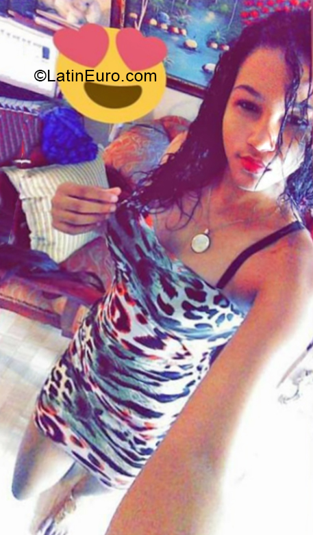 Date this funny Dominican Republic girl Kasmir from Santo Domingo DO39893