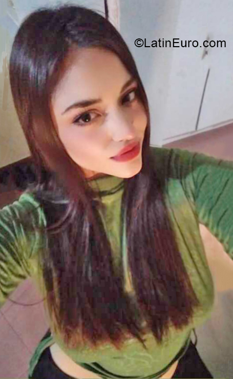 Date this gorgeous Argentina girl Yanina from La Rioja AR860
