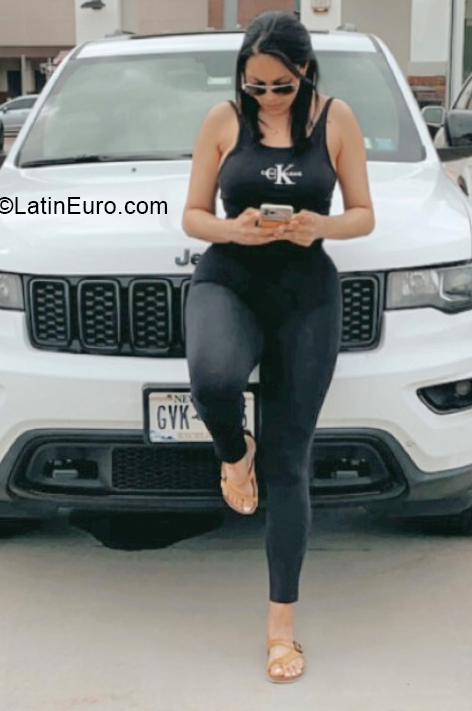 Date this gorgeous United States girl Joseline from Boston US21331