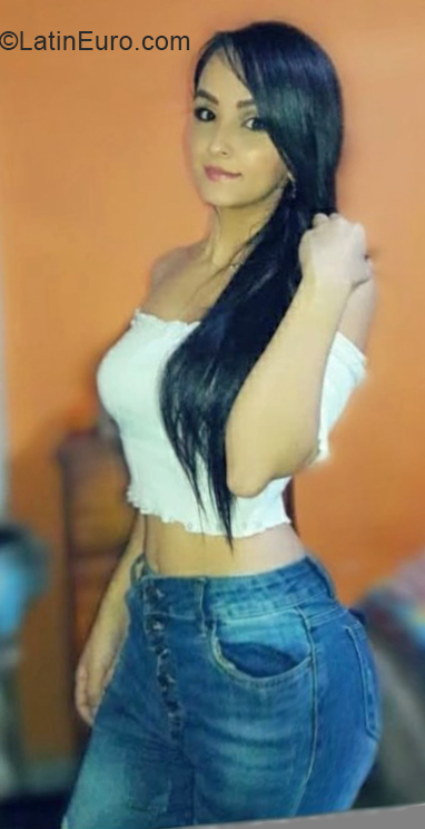 Date this passionate Colombia girl Mar from cali CO30440