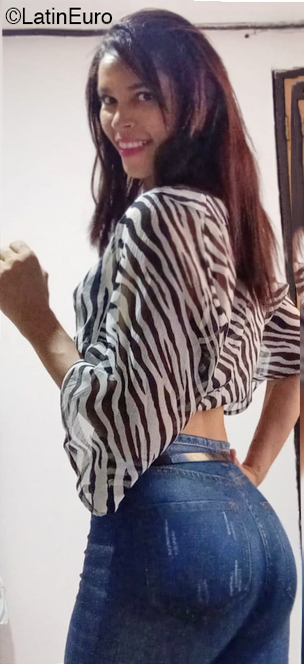 Date this happy Colombia girl Ingris from Barranquilla CO30492