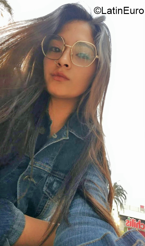 Date this funny Peru girl Nicolle from Lima PE1902