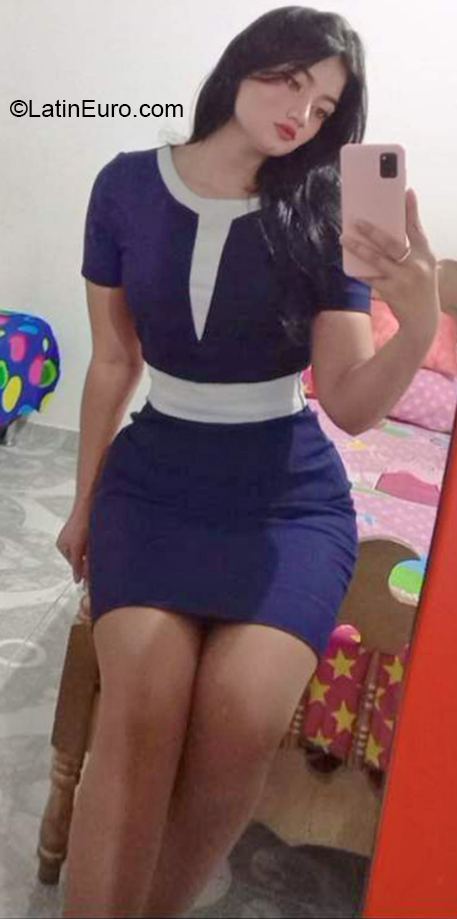 Date this georgeous Colombia girl Thalia from Cucuta CO30515
