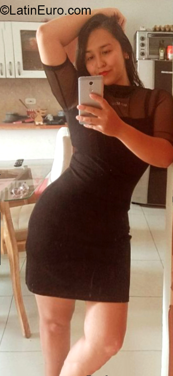 Date this beautiful Colombia girl Nina from Medellin CO30534