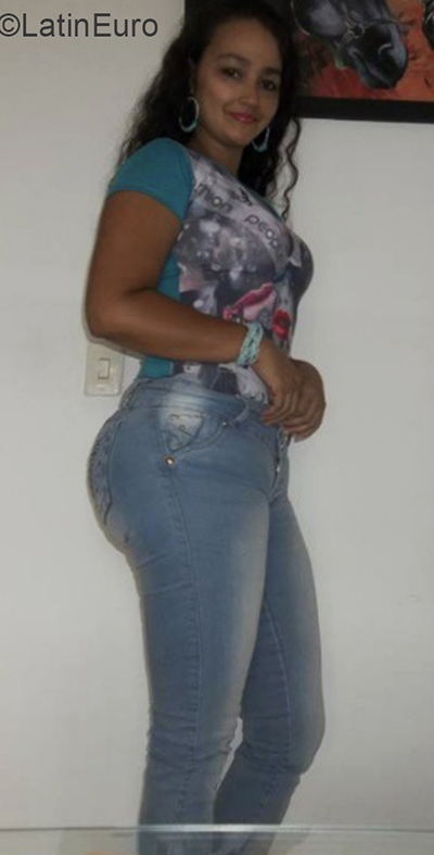 Date this stunning Colombia girl Claudia from Cali CO31287