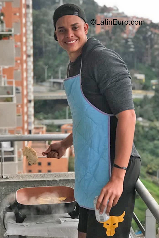 Date this charming Colombia man Harrinson from Bogota CO30562