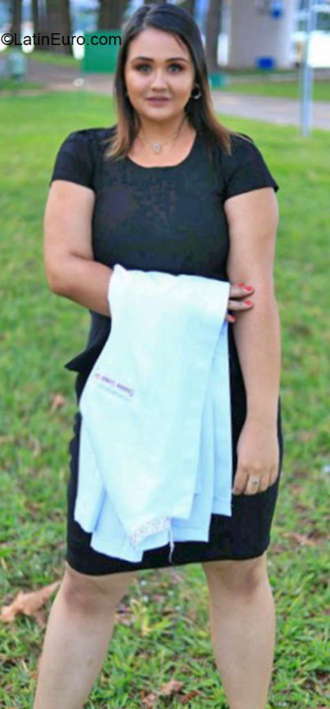 Date this attractive Brazil girl Suzane from Brasilia BR11420