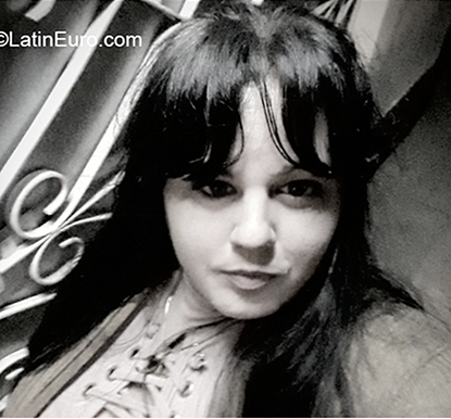 Date this fun Cuba girl Yuleimy from Cardenas CU784