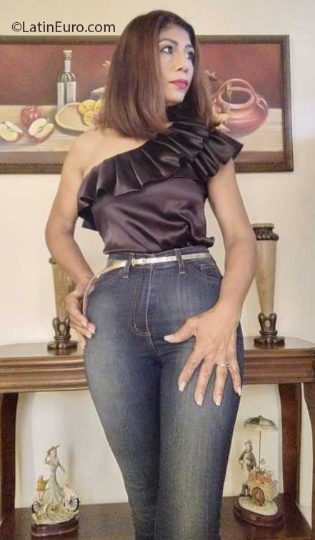 Date this charming Dominican Republic girl Ramona from Santo Domingo DO40023