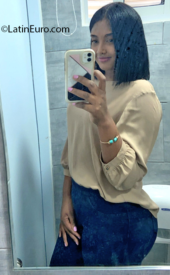 Date this hot Dominican Republic girl Yismel from Santo Domingo DO40038