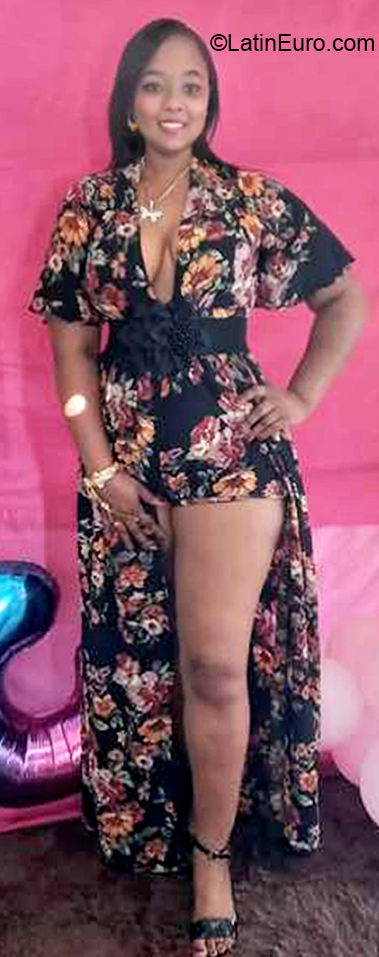 Date this charming Dominican Republic girl Aura from Santiago DO40069