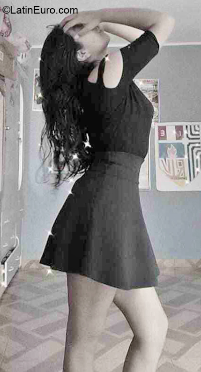 Date this happy Peru girl Estefany from Arequipa PE1911