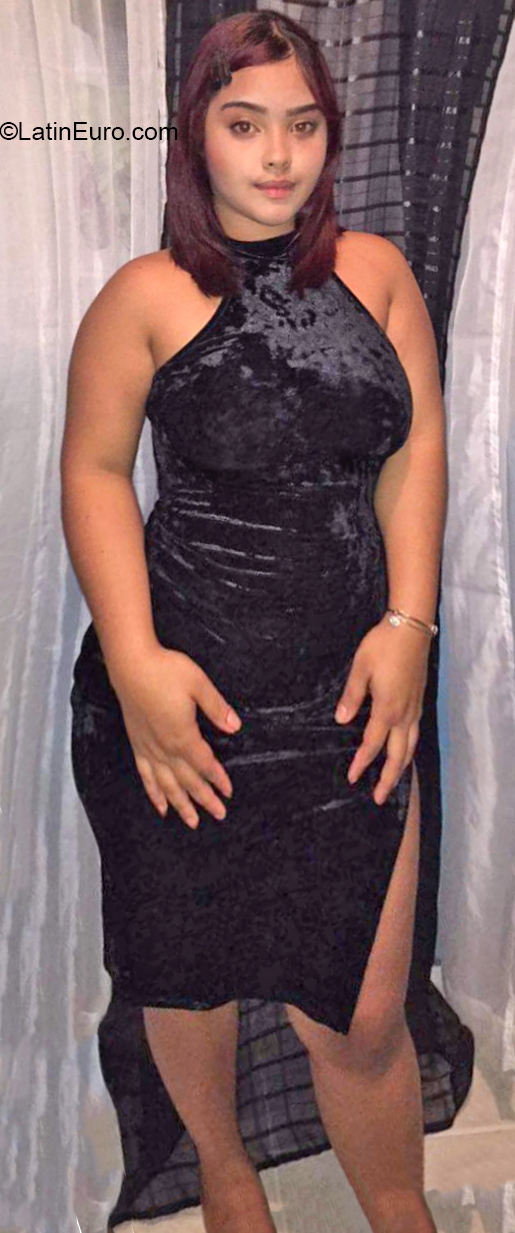 Date this athletic Dominican Republic girl Jariely from Santiago DO40109