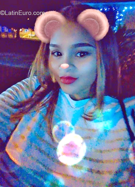 Date this young Dominican Republic girl Carolyn from Santo Domingo DO40110