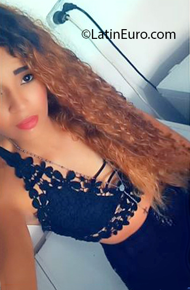 Date this lovely Colombia girl Anna from San Martin Meta CO30712