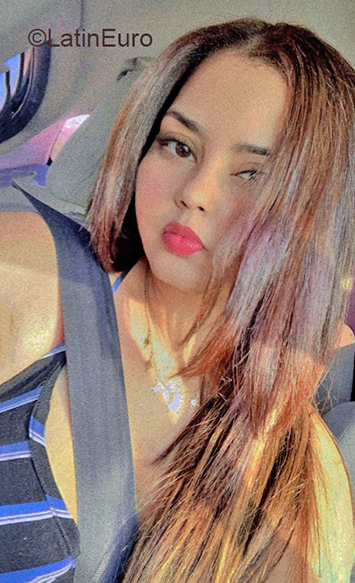 Date this attractive Dominican Republic girl Lia from Santo Domingo DO40139