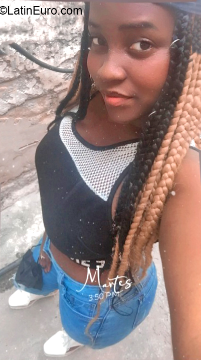 Date this happy Cuba girl Dora from La Habana CU789
