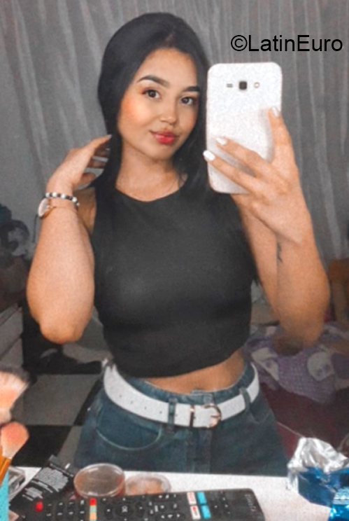 Date this good-looking Colombia girl Doriana from Medellín CO30749