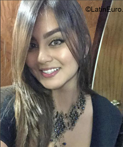 Date this charming El Salvador girl Isabel from San Salvador SV171