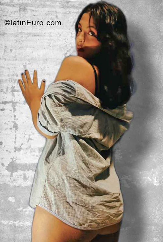 Date this charming Colombia girl Valentina from Bucaramanga CO30767
