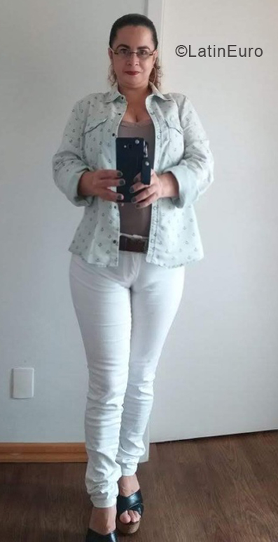 Date this beautiful Brazil girl SHEILA from Rio de Janeiro BR11437
