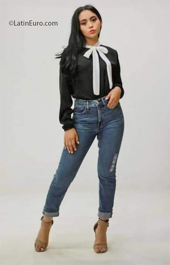Date this lovely El Salvador girl Guadalupe from La Libertad SV172