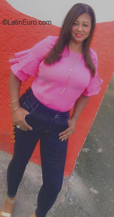 Date this gorgeous Dominican Republic girl Belqui from San Francisco Macoris DO40290