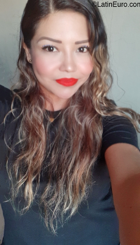 Date this tall Mexico girl Deyanira from Tampico MX2497