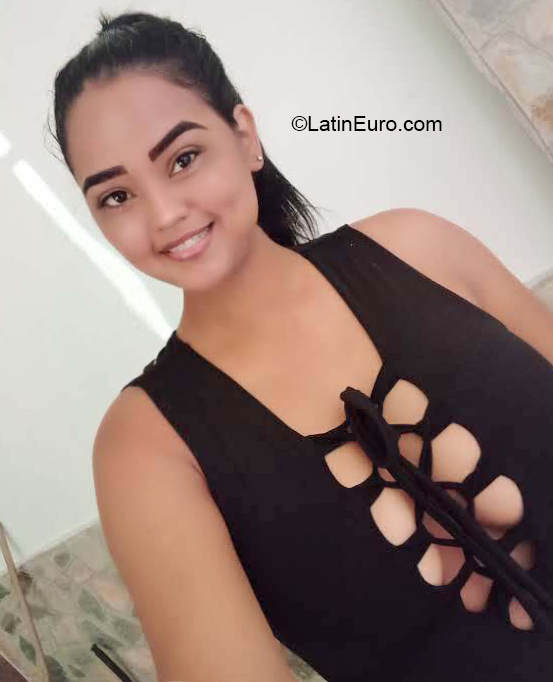 Date this fun Venezuela girl Ferna from Valencia VE4094